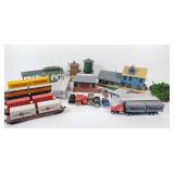 HO Scale Freight Lines Structures & Freight Cars