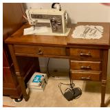Working sewing machine with accessories 