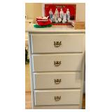 White chest of drawers