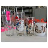 Lot of Four Woody Woodpecker Glasses & Smokey Mug