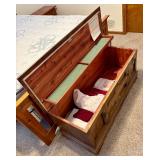 Lane cedar chest