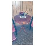 Flame Mahogany Duncan Phyfe-style Drum Table