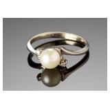 Elegant 10K White Gold Pearl & Diamond Ring, Size 4.25, 1.50g