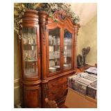 HAVERTY “VILLA CORTINA” CHINA HUTCH