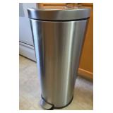 EAT118 - Stainless Steel Round Step Trash Can w/Plastic Cannister Liner