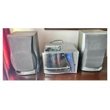 EAT314 - Kenwood DVD/Casset Player And Speakers