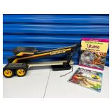 EHE423 Aristo-Craft Draggin Wagon Truck & Two Hawaiian Ukulele Lesson Books