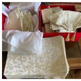 KVS002 - Martha Stewart “Golden Luster” Tablecloth & Placemats