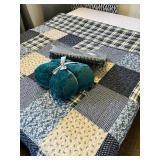 EFF121 Bedding And Closet Items 