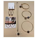 MHH051 Tahitian Pearl Bangles, Honu Necklace & Pearl Earrings 