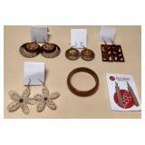 MHH052 Koa Bracelet & Hawaiian Themed Earrings 