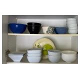 AKC031 - Collection of Modern Kitchen Dishes - Studio Nova, Kauhale Living & More