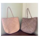 AKC092 - Pair of Woven Straw Tote Bags Perfect for the Beach