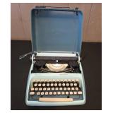 WWS041 - Vintage Remington Typewriter 