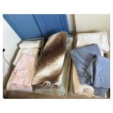 MMS011 - Blankets, Towels, Linens