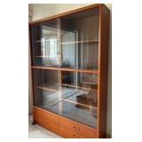 MMS033 - Modern Display Cabinet 