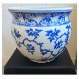 MMS068 - Decorative Planter Pot