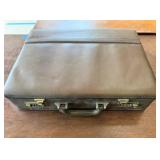 BKB212 - Geoffrey Beene Genuine Leather Briefcase 