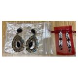 VBB155 Two Pairs of Beautiful Dangle Pierced Earrings
