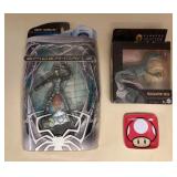 MCJ028 New Goblin & Velociraptor ‘Delta’ Action Figures & Super Mario Bros. Tray