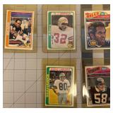 FHM016 - Assortment Of Vintage Football Trading Cards 