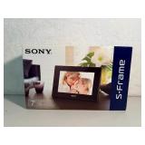 FHM028 - SONY S-FRAME 7” (DPF-D70)