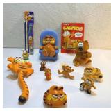 FHM055 - Bundle of Vintage Garfield Goods 