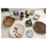 FHM121 - Miscellaneous Lot of Ceramic, Clay & Wooden KitchenWare, 