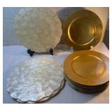 FHM150 - 16 Gold Toned Chargers And 8 Capiz Shell Placemats