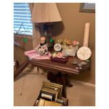 2 Side Table with lamp and decorations