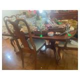 Mahogany dining room table, 6 chairs, 2 leaves