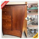 River Vale Downsizing Online Auction - Handwerg Drive