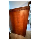 Armoire/Wardrobe 