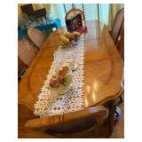 THOMASVILLE DINING TABLE WITH TWO EXTRA LEAFS AND SIX CHAIRS