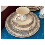 BEAUTIFUL SET OF LENOX 