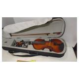 Violin in case LIKE new
