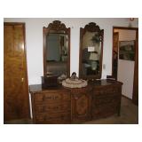 Dresser w/2 mirrors $125 Dresser w/2 mirrors $125