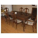Large dinning set with 6 chairs and 2 leafs $400