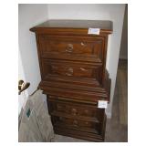 2 end tables $25 each