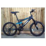 Mongoose Ledge 2.1 Seven Speed Mountain Bike 