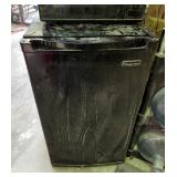 Magic Chef Mini Fridge, Model HMBR440BE, Powers On