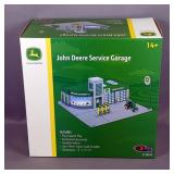 Lionel John Deere Service Garage Plug-Expand-Play Accessory, In Original Box
