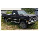 1987 Chevrolet K10 Pickup Truck, 4WD, Miles Showing On Odometer 284,320, VIN# 1GCEV14K4HF391025, Kan