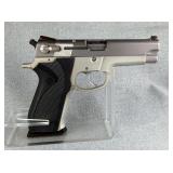 Smith & Wesson 5903 9mm Para Pistol SN# VAE1321