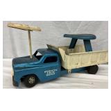 20×10 Structo Ride-Er-Wrecker Pressed Steel Toy Truck