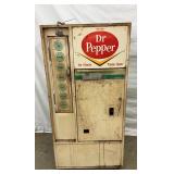 Vintage Dr Pepper Vending Machine by Vendorlator Mfg. Co.
