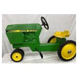 Ertl John Deere Model 520 Pedal Tractor with Cast Seat