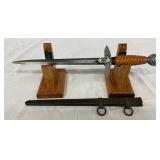 15-Inch German WWII Luftwaffe Dagger with Scabbard 15-Inch German WWII Luftwaffe Dagger with Scabbard