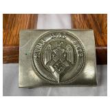 features a blade etched with ‘Blut und Ehre’ and is marked ‘J.A. Henckels Solingen Zwillingswerk.’   features a blade etched with ‘Blut und Ehre’ and is marked ‘J.A. Henckels Solingen Zwillingswerk.’