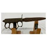 U.S. 1918 LF&C Trench Knife with Brass Knuckle Guard U.S. 1918 LF&C Trench Knife with Brass Knuckle Guard